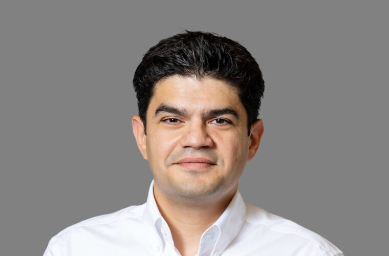 1060 x 710 Dr Hakan Kayan