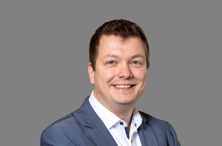 1060 x 710 Frers Thomas