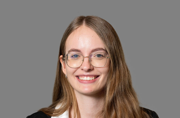 1060 x 710 Günther Julia