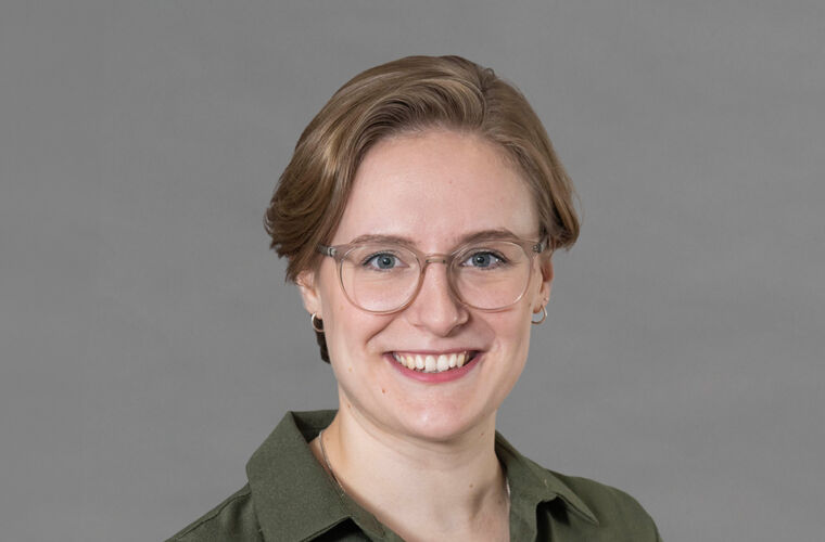 1060 x 710 Lara Bertram