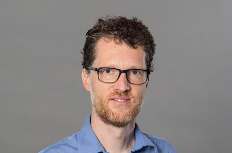 1060 x 710 Lauer Robert