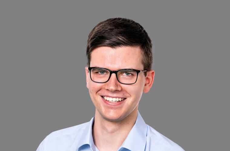 1060 x 710 Lowis Engel