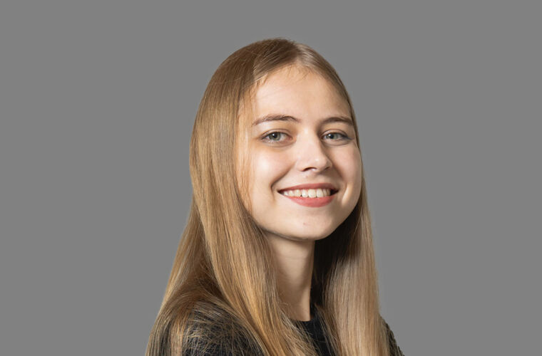 1060 x 710 Lux Anneli