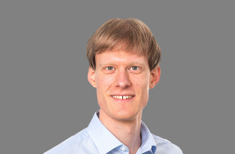 1060 x 710 Simon Hochholzer