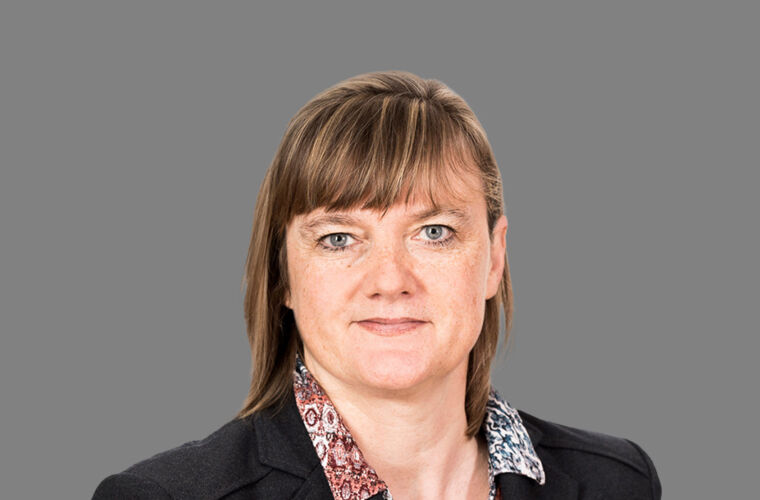 1060 x 710 Symonds Sibylle