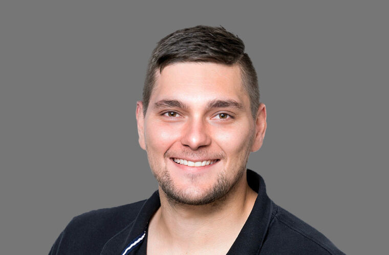 1060 x 710 Thompson Neil