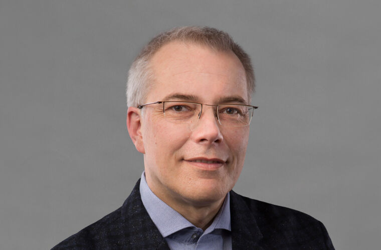 1060 x 710 Tim Bölsche