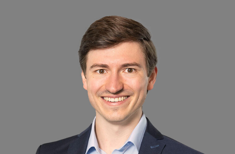 1060 x 710 Valentin Kuhn