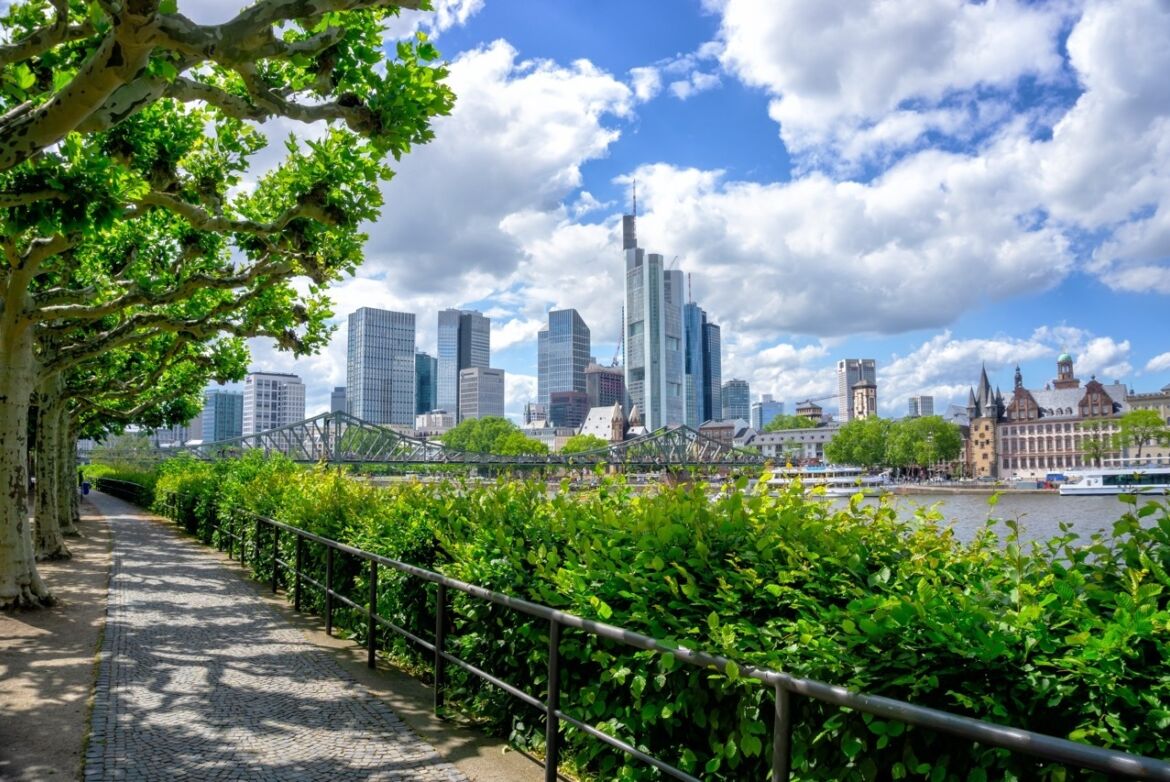 2025 Banken Finanzen Skyline grün